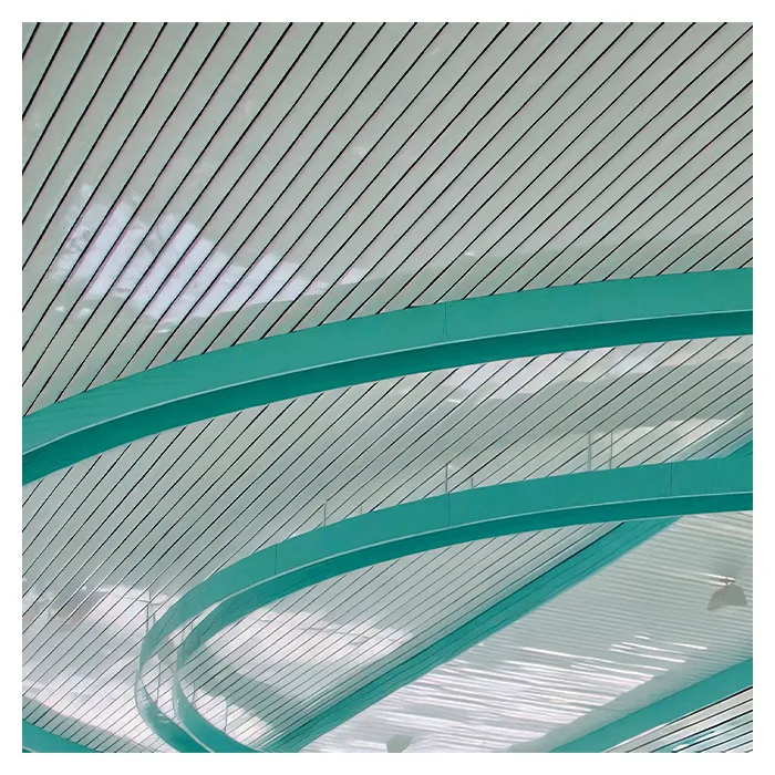 Реечный потолок итальянского дизайна с открытыми стыками А90А